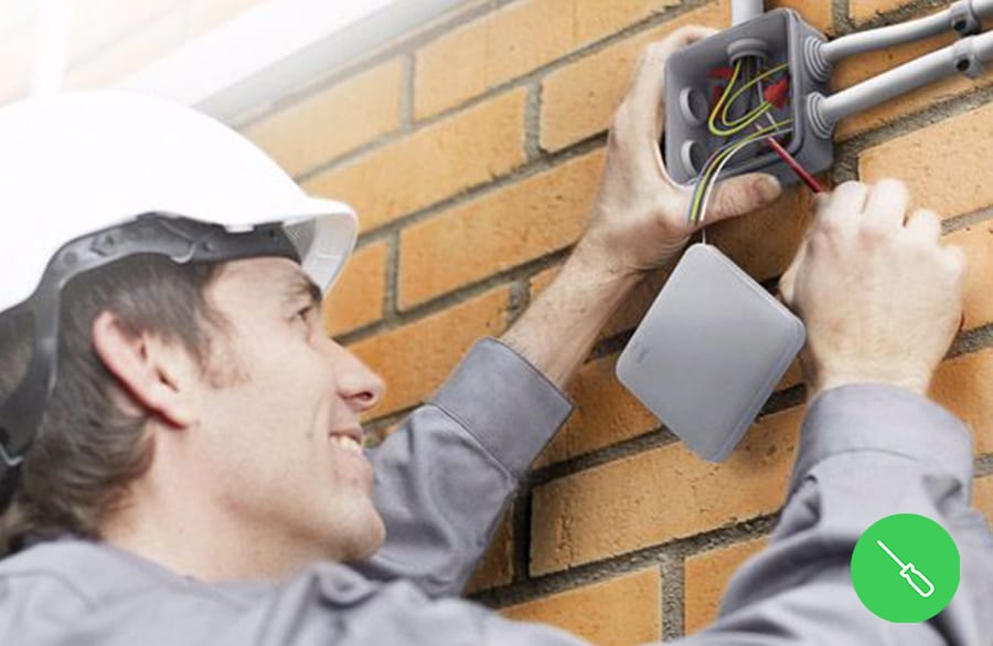cebeo_plug_socket_domotica_home_installation_electrician_schneider