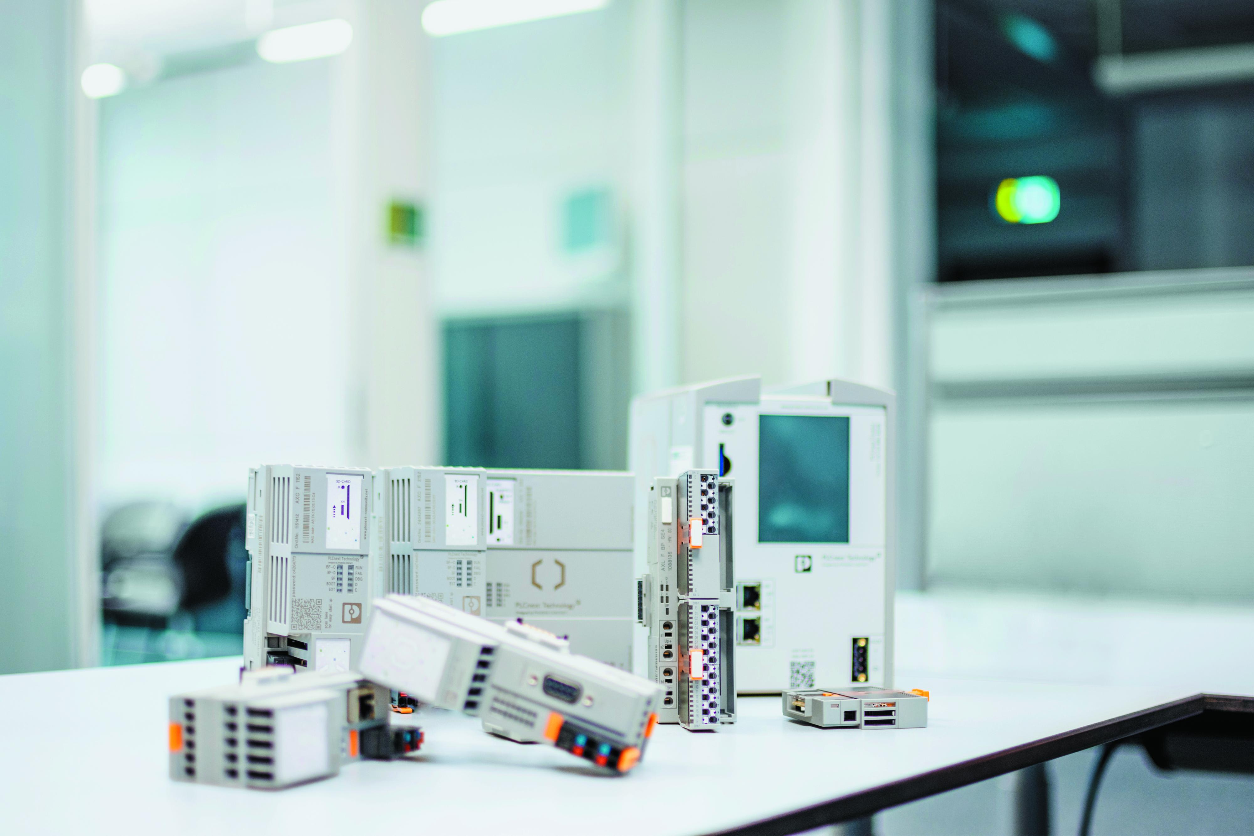 Phoenix Contact controllers TUV