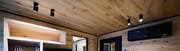 Jérôme Arnould et Jérémy Rikir (Cebeo) installent un système de climatisation moderne à Rochehaut Cottage Valley 